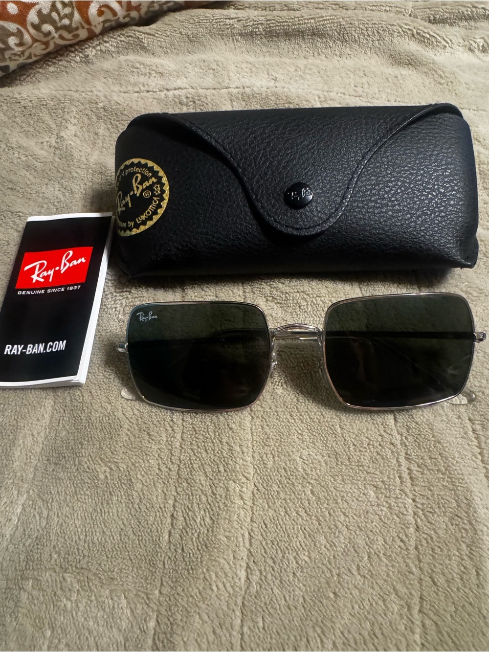 Ray-Ban RB1969 Rectangle metal sunglasses never worn. No scratches. Paid 197$